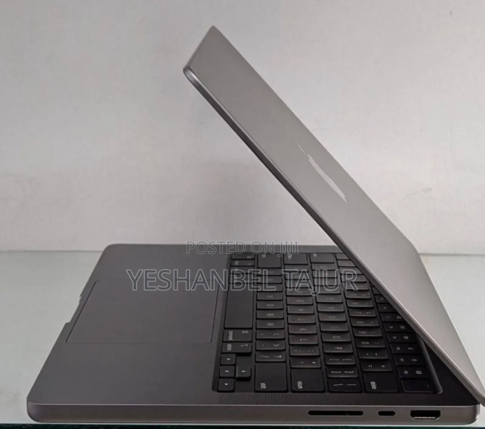 New Laptop Apple MacBook Pro M1 16GB Apple M1 Pro SSD 512GB