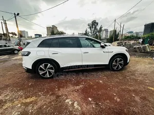 Volkswagen ID.6 2023 White