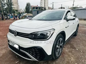 Photo - Volkswagen ID.6 2023 White