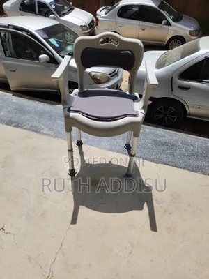 Photo - Toilet Chair牌位commode Chair奪回commode Chair瘨就toilet Chair轟炸commode Chai