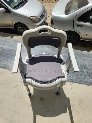 Photo - Toilet Chair宛我commode Chair𡟇了commode Chair堥了commode Chair瘨不toilet