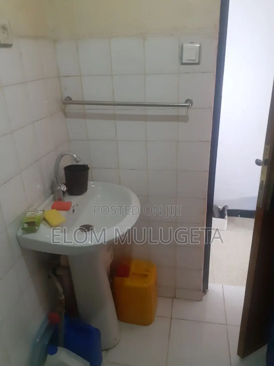 Furnished 1bdrm Condo in Condominium, Yeka for sale