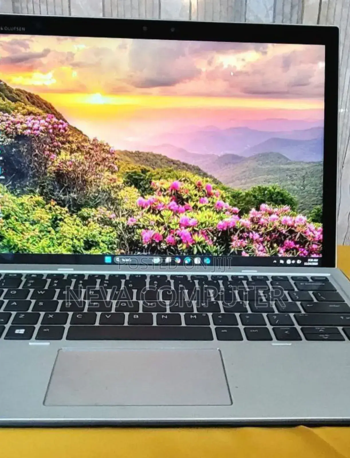 New Laptop HP Elite X2 1012 16GB Intel Core i5 SSD 1T