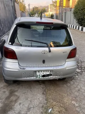 Toyota Vitz 1.0 FWD 5dr 2004 Silver