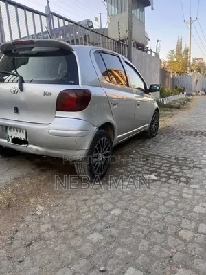 Toyota Vitz 1.0 FWD 5dr 2004 Silver