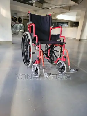 Photo - Folding Wheelchair拜州steel Frame for Durability弄፬wheelchair/Transporter