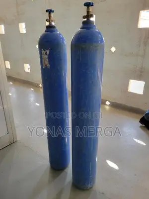 Photo - Oxygen Gas Cylinder狍救oxygen Cylinder局甞containers Used to Store,