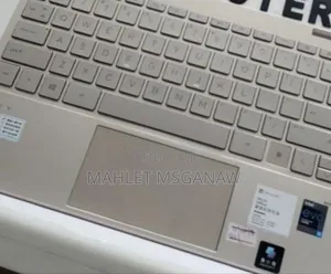 New Laptop HP Envy X360 8GB Intel Core I5 SSD 512GB