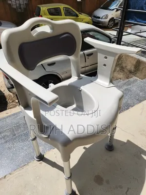 Photo - Commode Chair較為commode Chair寄給toilet Commode Chair奢侈poty Chair奔馳commod