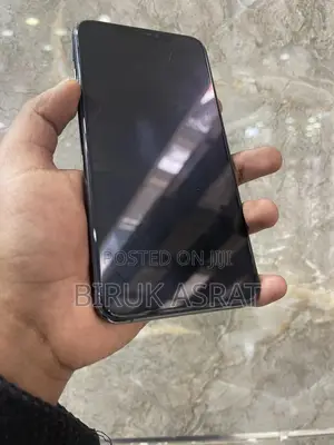 Photo - Apple iPhone 11 Pro Max 256 GB Bronze