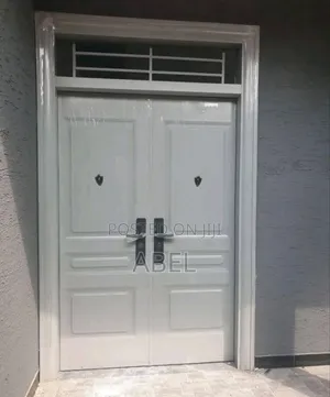 Victor-D-O-O-R-S በር