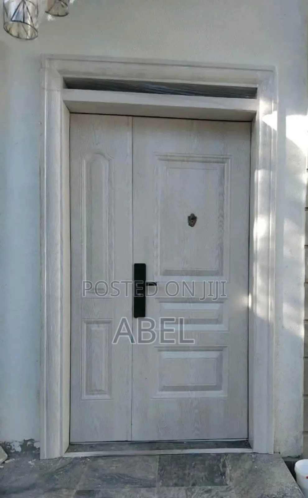 Victor-D-O-O-R-S በር