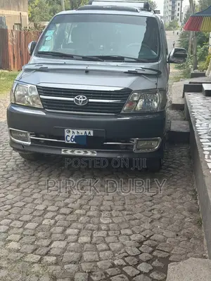 Toyota HiAce 2010 Silver