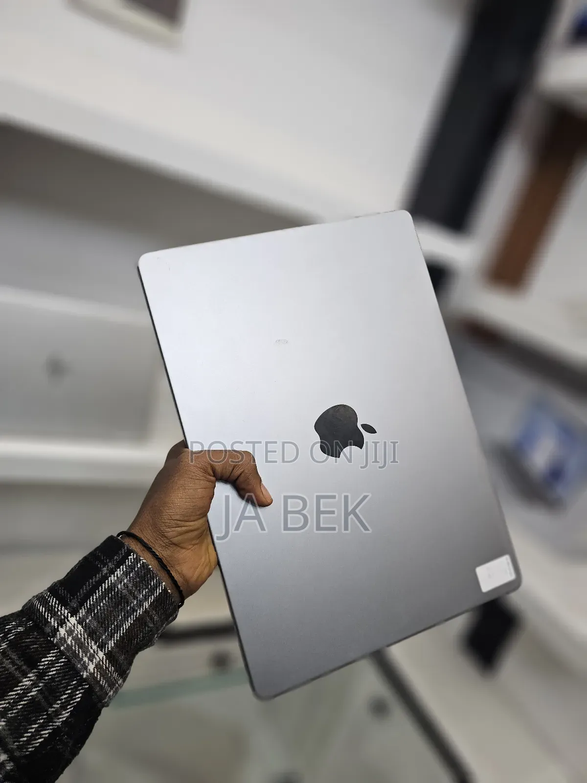 New Laptop Apple MacBook Pro M1 32GB Apple M1 Pro SSD 1T