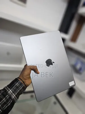 New Laptop Apple MacBook Pro M1 32GB Apple M1 Pro SSD 1T