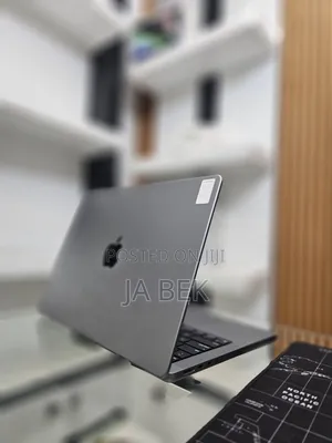 New Laptop Apple MacBook Pro M1 32GB Apple M1 Pro SSD 1T