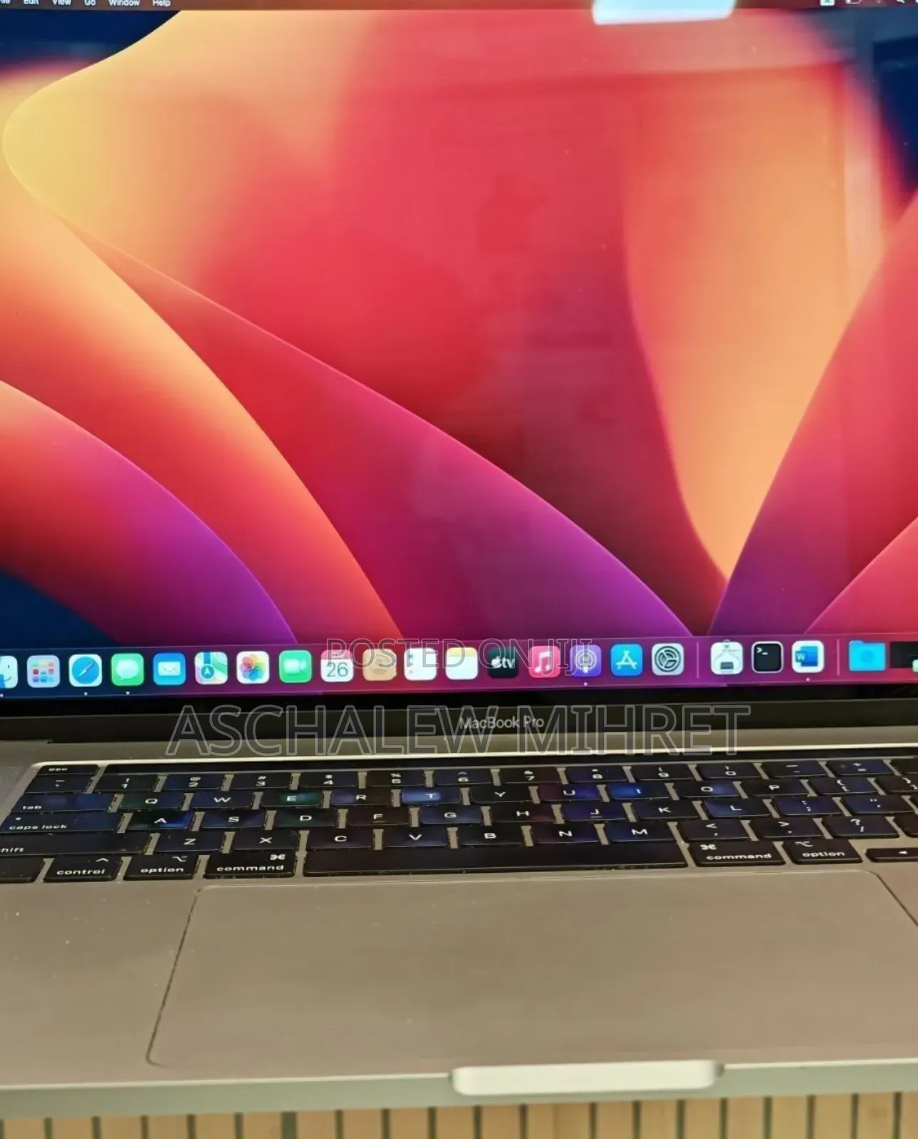 New Laptop Apple MacBook Pro 2019 16GB Intel Core I7 SSD 512GB