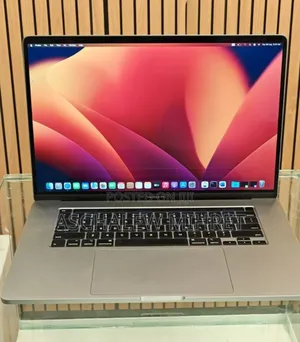 Photo - New Laptop Apple MacBook Pro 2019 16GB Intel Core I7 SSD 512GB