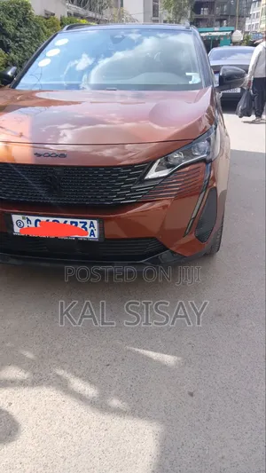 Photo - Peugeot 5008 2022