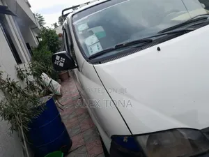 Toyota HiAce 1998 White
