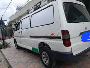 Toyota HiAce 1998 White