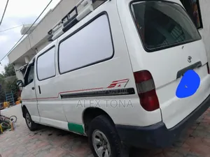 Toyota HiAce 1998 White