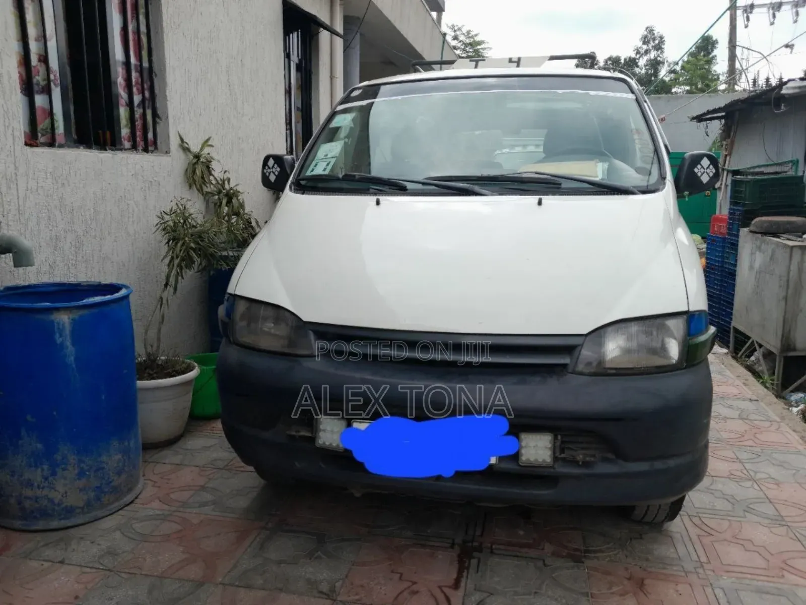 Toyota HiAce 1998 White