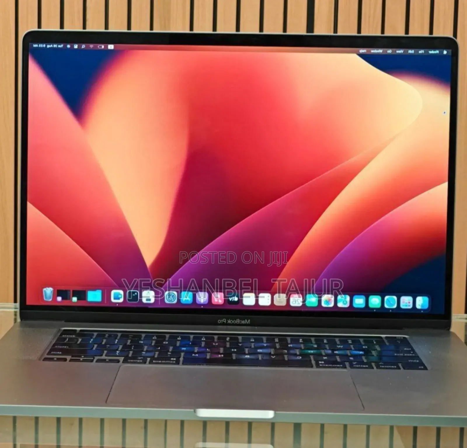 New Laptop Apple MacBook Pro 2019 16GB Intel Core I7 SSD 512GB