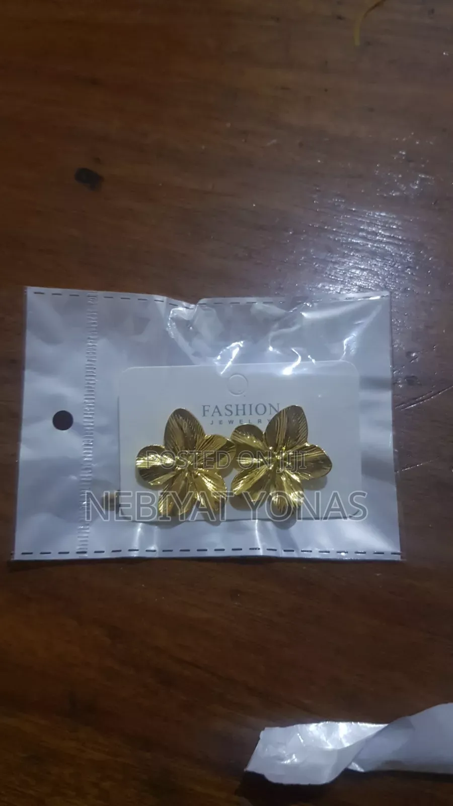 Gold Color Earing
