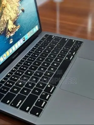 New Laptop Apple MacBook Pro 2019 8GB Intel Core I5 SSD 128GB