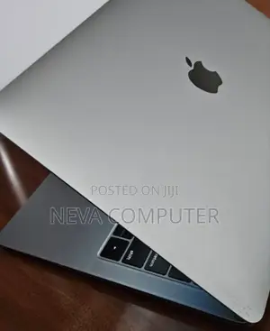 New Laptop Apple MacBook Pro 2019 8GB Intel Core I5 SSD 128GB