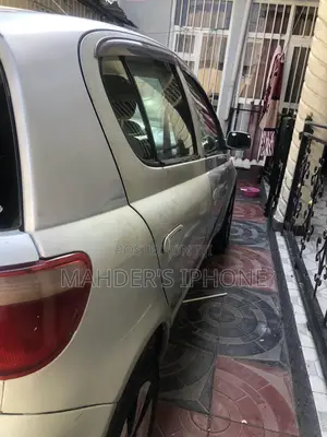 Toyota Vitz 2001 Silver