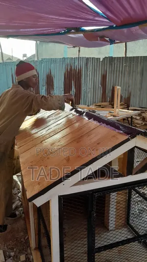 Photo - ታዴ እና ካሌብ የውሻ ቤቶች አምራች