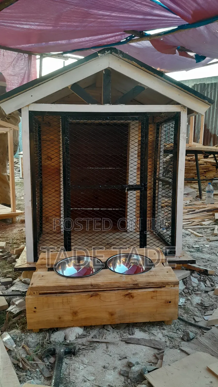 እጅግ ቅንጡ የእንጨት የውሻ ቤት