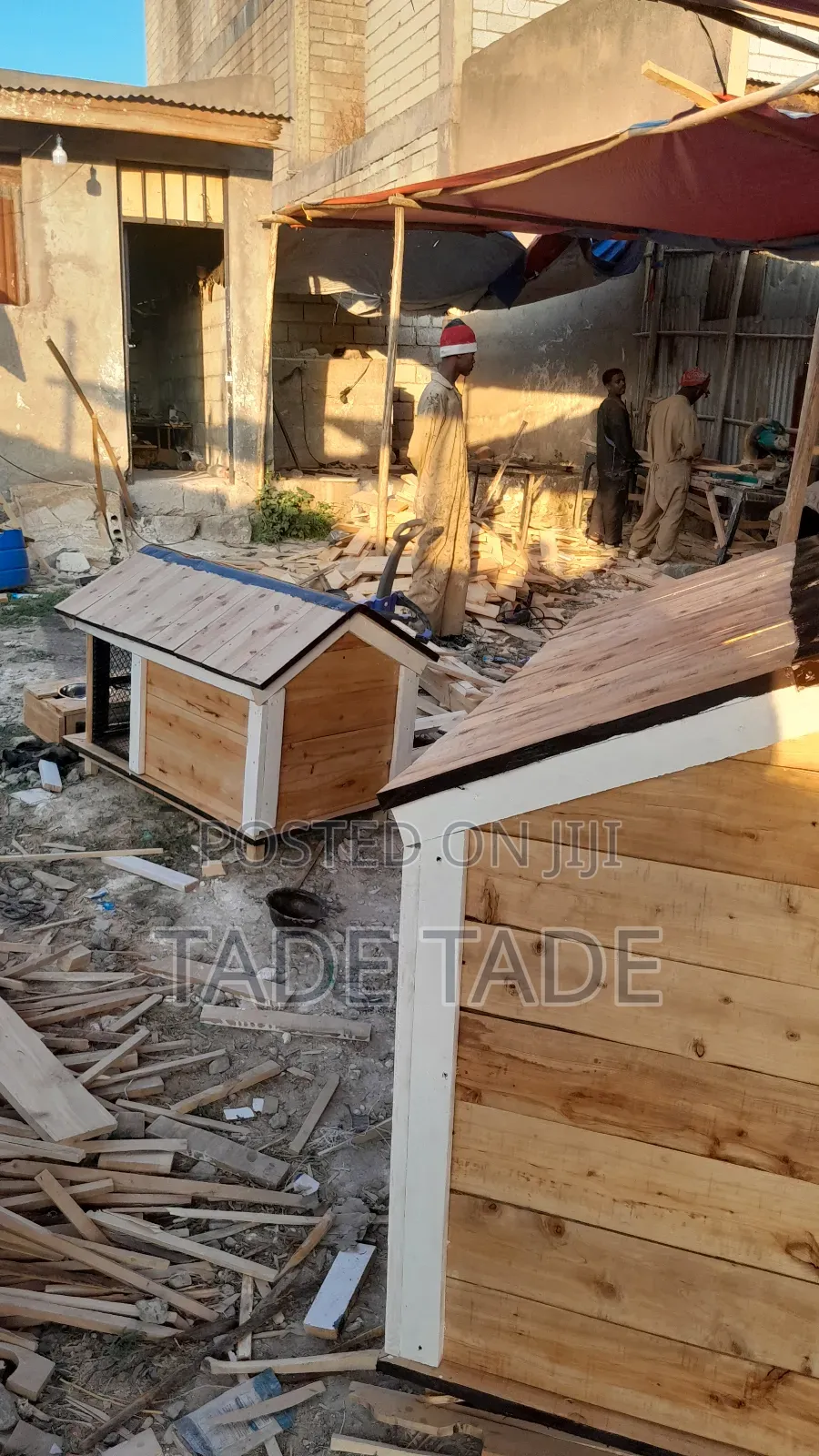 እጅግ ቅንጡ የእንጨት የውሻ ቤት