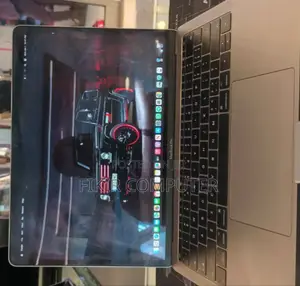 New Laptop Apple MacBook Pro 2017 8GB Intel Core I5 SSD 128GB