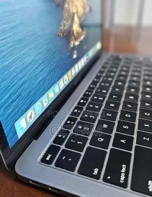 New Laptop Apple MacBook Pro 2019 8GB Intel Core I5 SSD 128GB