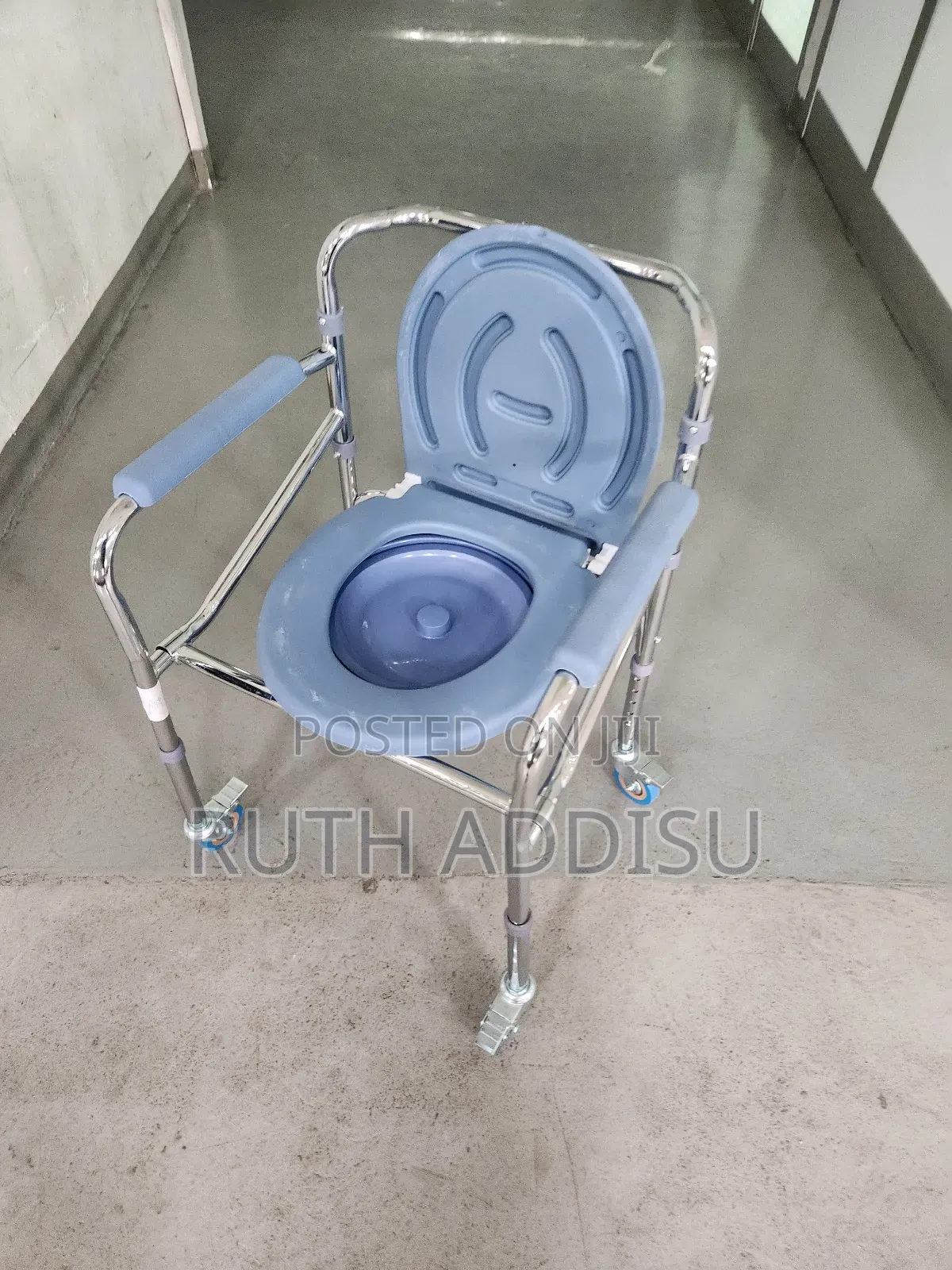 Wheelchair Commode Brand胺我toilet Chair麵條four Mini Wheel Commode Chair