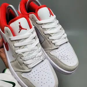 Photo - Nike Air Jordan 1 Low Se “Light Smoke Grey / Gym Red” (Men)