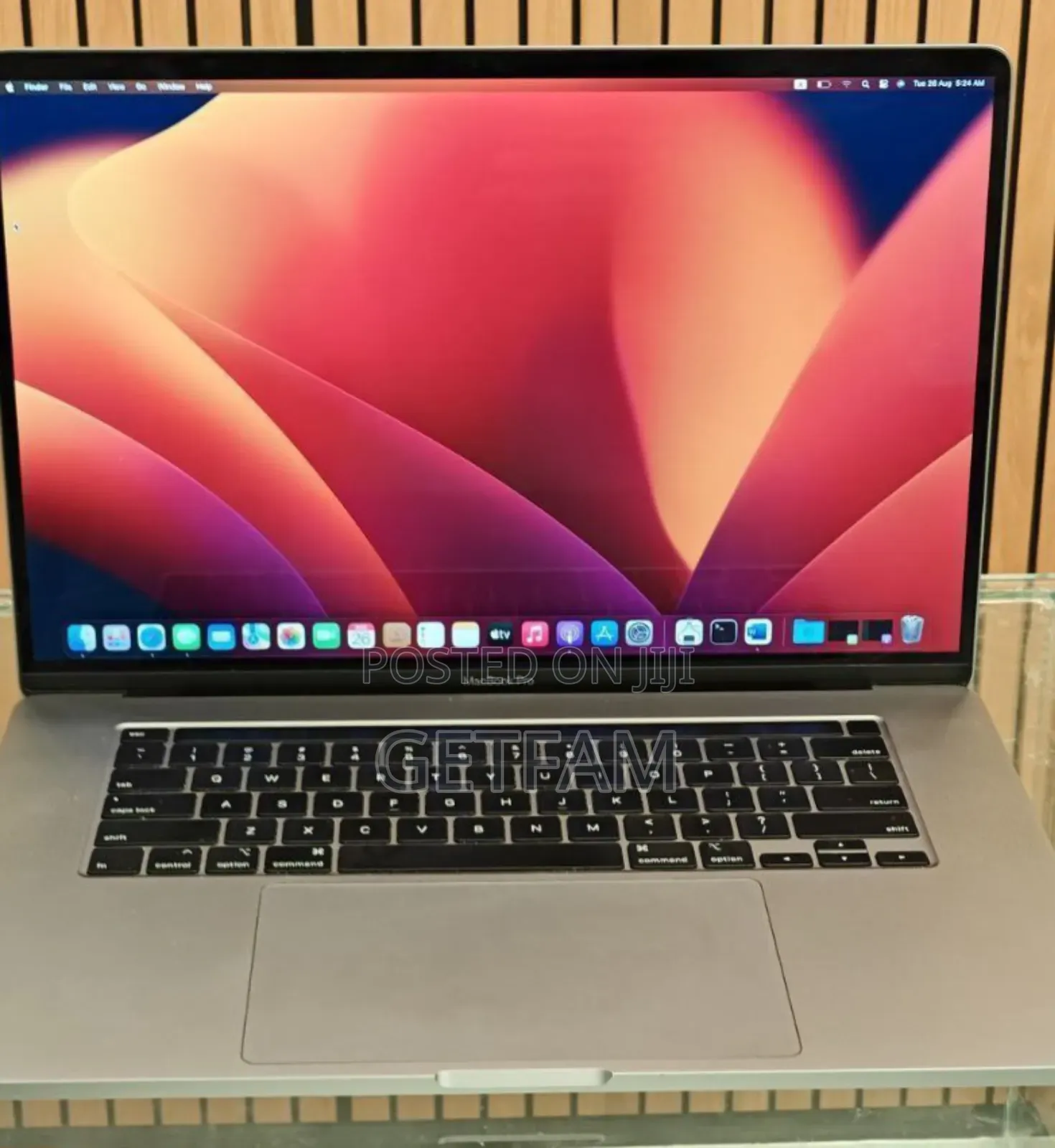 New Laptop Apple MacBook Pro 2019 16GB Intel Core I7 SSD 512GB