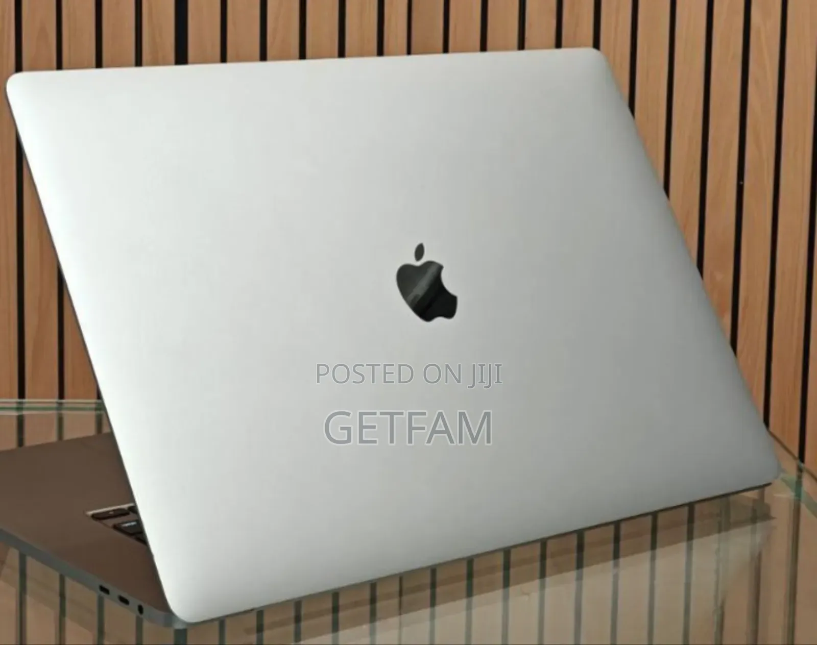 New Laptop Apple MacBook Pro 2019 16GB Intel Core I7 SSD 512GB