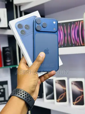 Photo - New Apple iPhone 17 Pro Max 256 GB Blue
