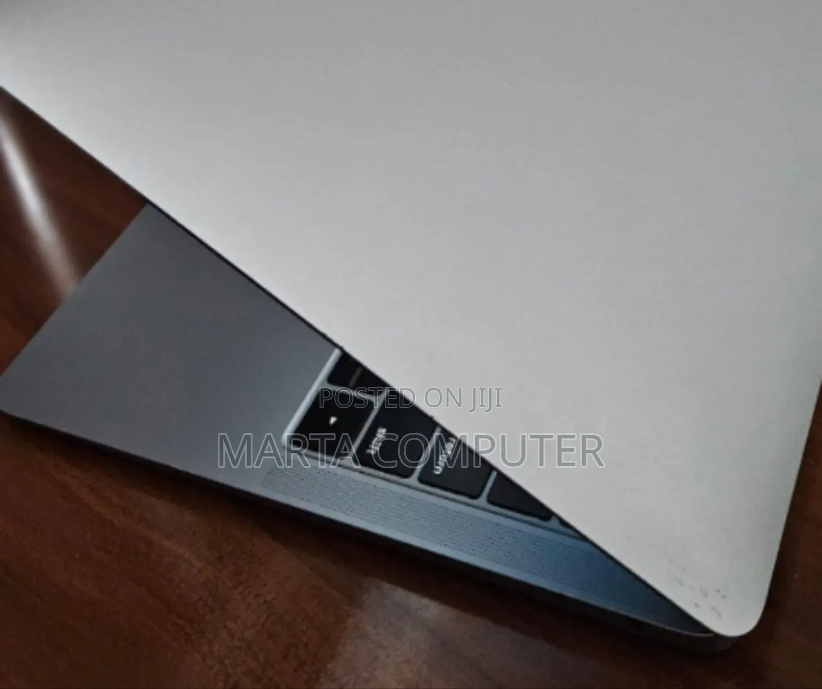 New Laptop Apple MacBook Air 2019 8GB Intel Core I5 SSD 128GB