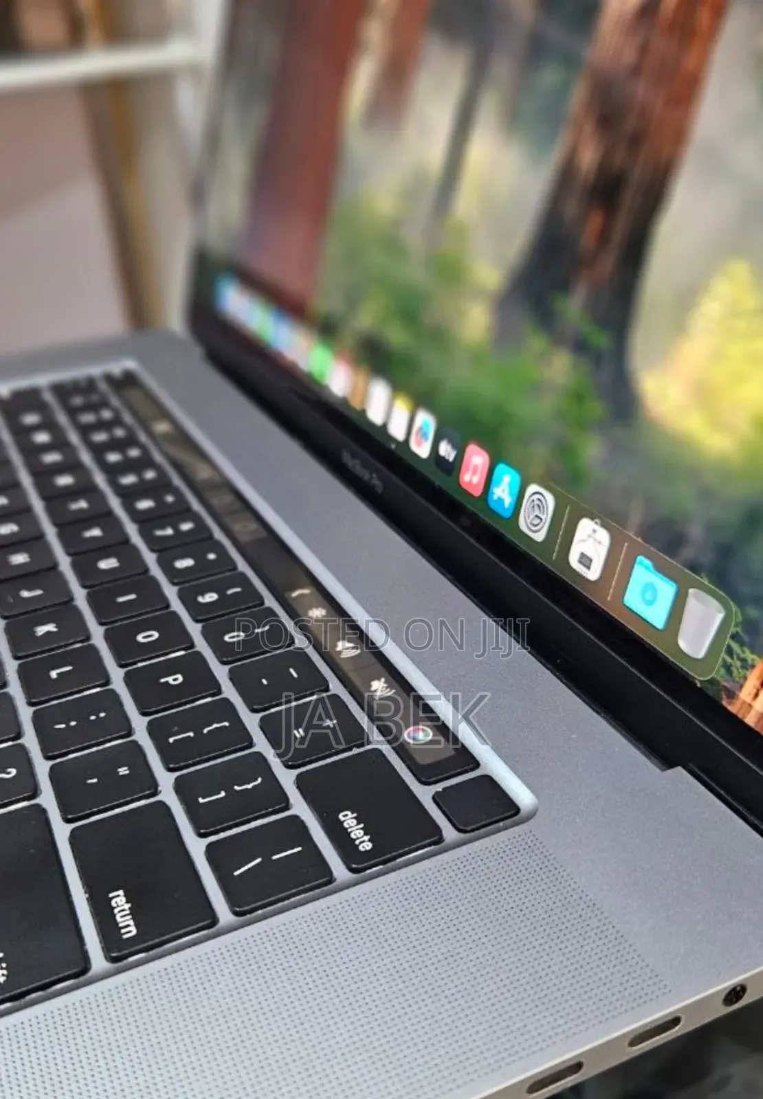 New Laptop Apple MacBook Pro 2019 16GB Intel Core I9 SSD 1T