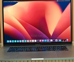 New Laptop Apple MacBook Pro 2019 16GB Intel Core I7 SSD 512GB