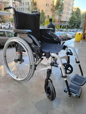 Standard Lightweight Wheelchair驕啥european Wheelchair//Wilcherዊልቼር