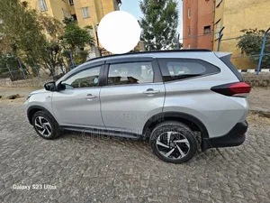 Photo - Toyota Rush 2023 Silver