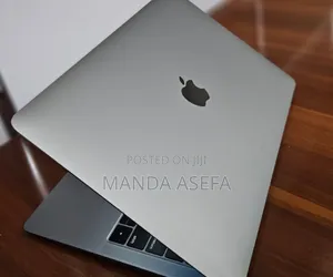 New Laptop Apple MacBook Air 2019 8GB Intel Core I5 SSD 128GB