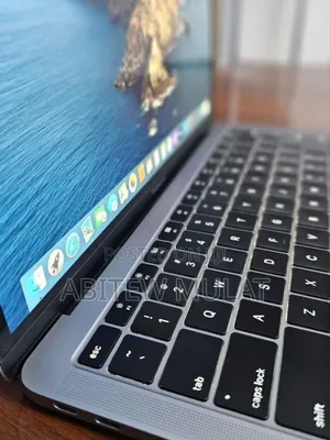 Photo - New Laptop Apple MacBook Pro 2019 8GB Intel Core I5 SSD 128GB