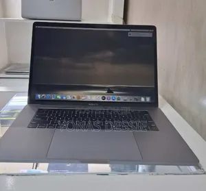 New Laptop Apple MacBook Pro 2019 32GB Intel Core I9 SSD 512GB